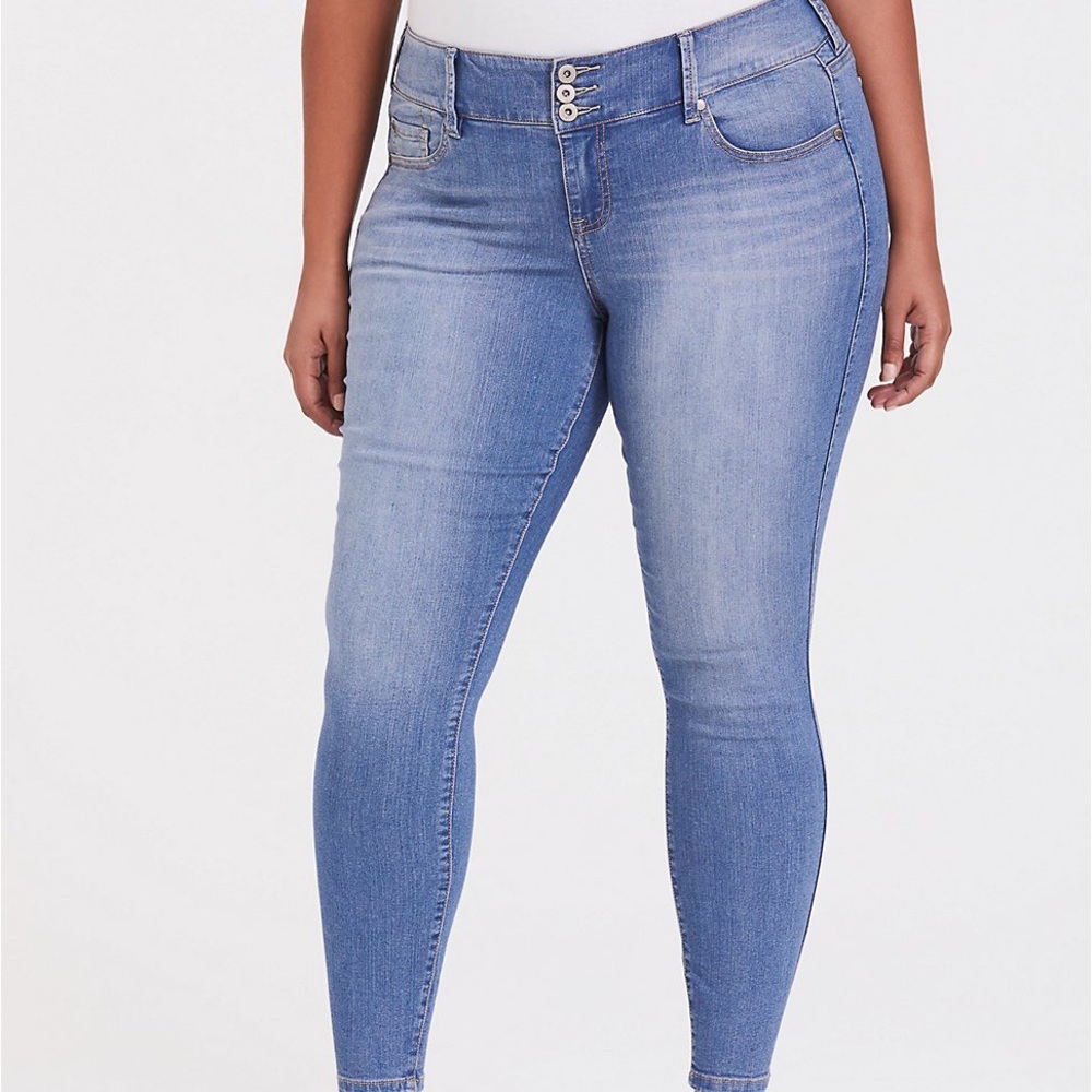 Torrid jegging - super stretch light wash